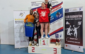 Double mixte série R
Vainqueurs : BELIS Lucas / FAURE Emilie (CBNA89)
Seconds : THOMAS Erwan / CASANOVA Justine (SA89)